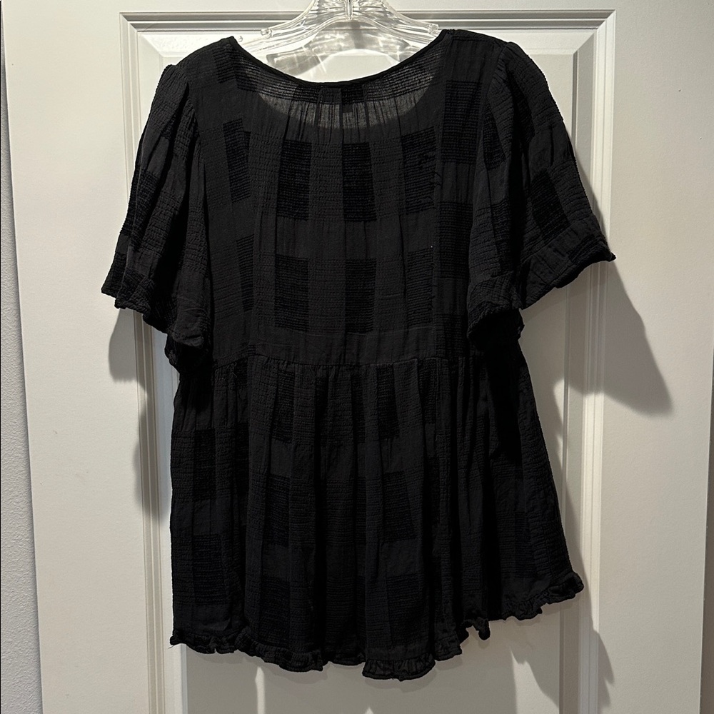 Umgee Black Textured Blouse with Tie Neck - Picture 5 of 8